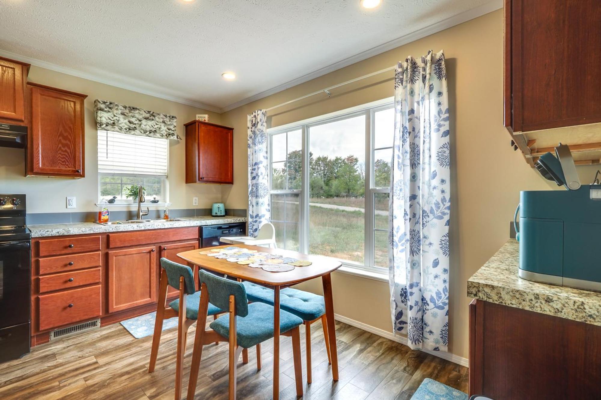 Family Home In Rapid City About 4 Mi To Torch Lake! Esterno foto