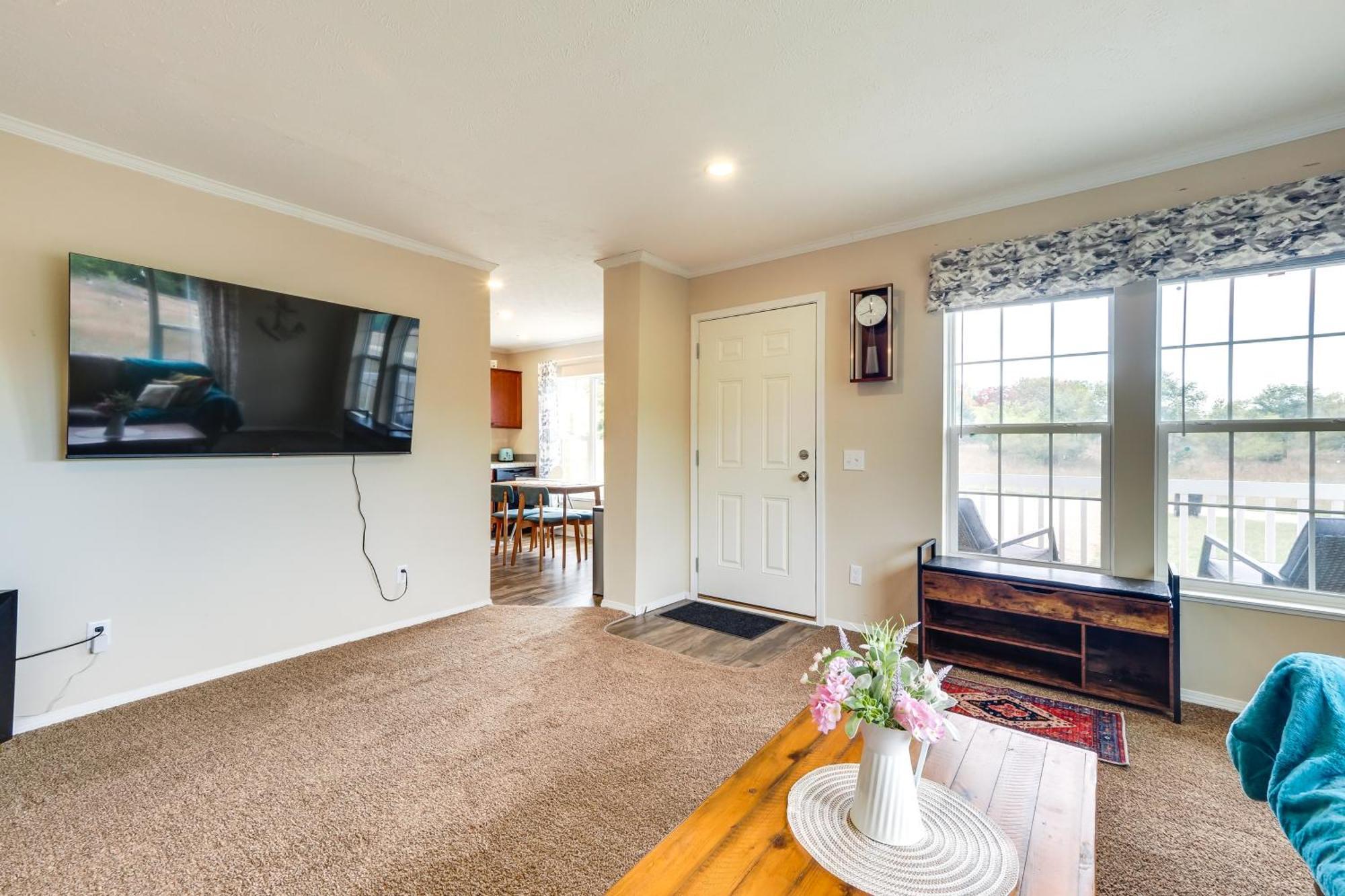 Family Home In Rapid City About 4 Mi To Torch Lake! Esterno foto